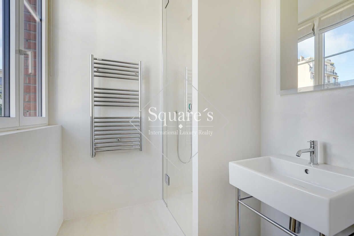 apartment 4 Rooms for sale on Neuilly-sur-Seine (92200)