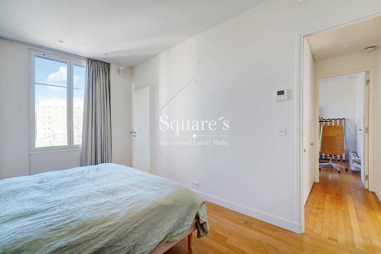 apartment 4 Rooms for sale on Neuilly-sur-Seine (92200)