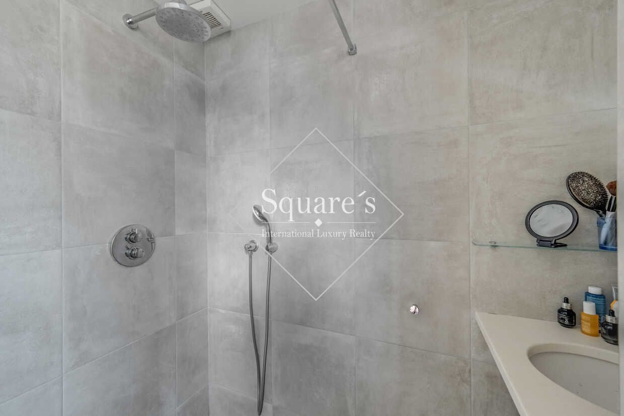 apartment 4 Rooms for sale on Neuilly-sur-Seine (92200)