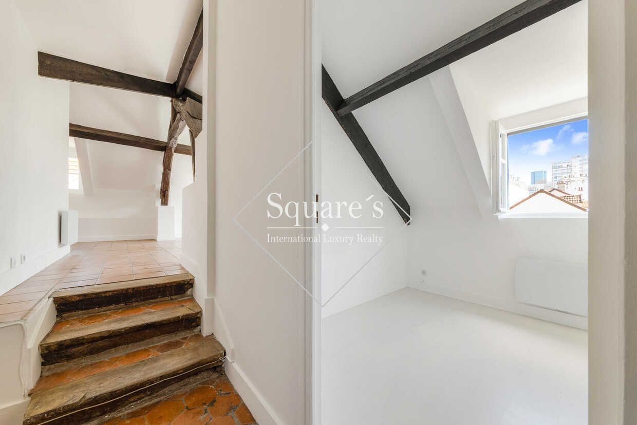 apartment 8 Rooms for sale on Puteaux (92800)