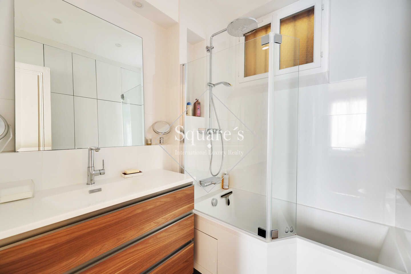 apartment 4 Rooms for sale on Paris 17ème (75017)