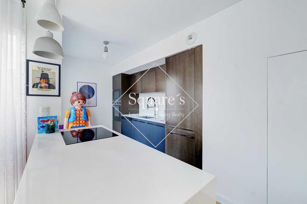 apartment 4 Rooms for sale on Puteaux (92800)