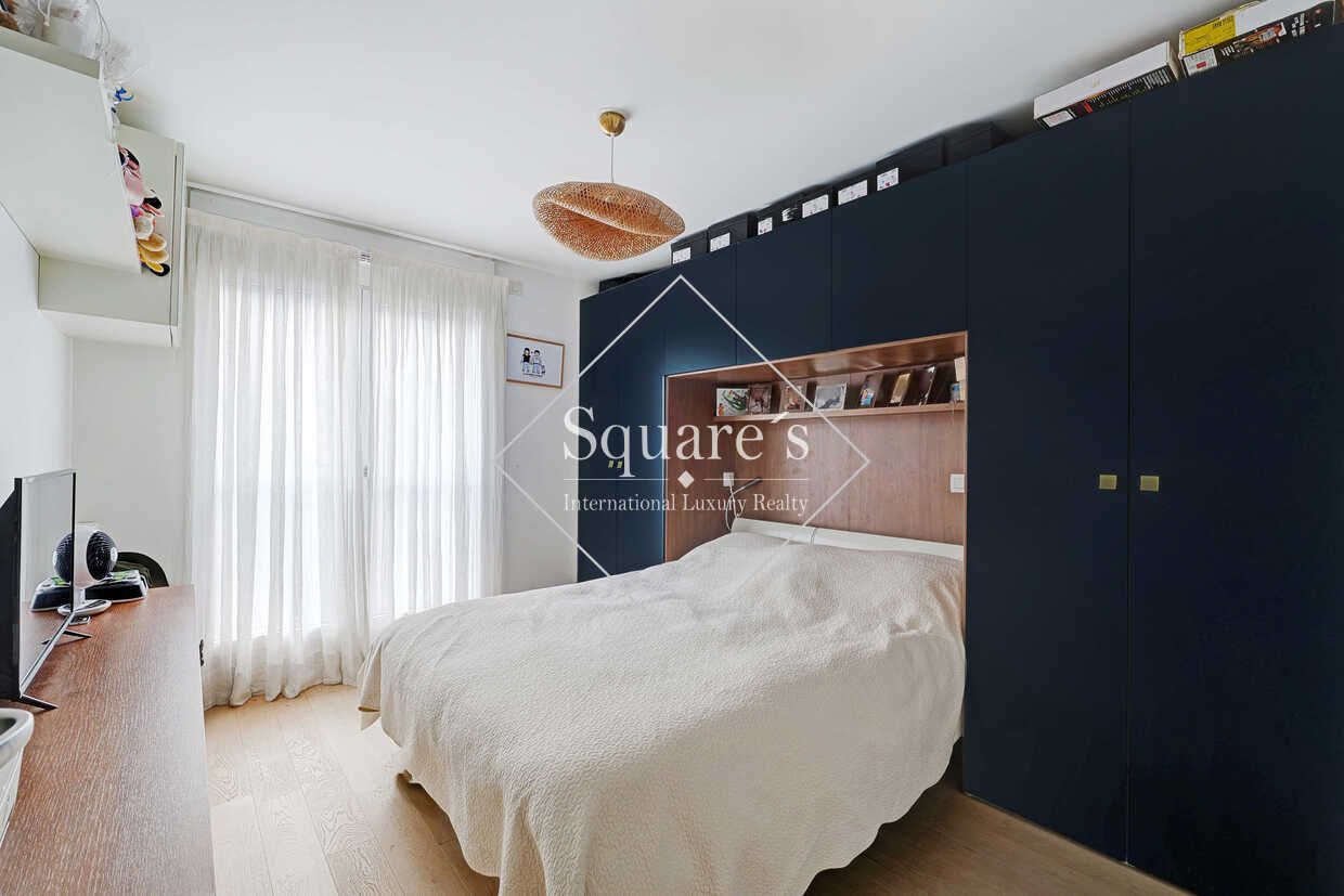 apartment 4 Rooms for sale on Puteaux (92800)