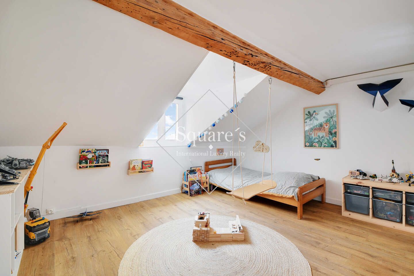 apartment 4 Rooms for sale on Suresnes (92150)