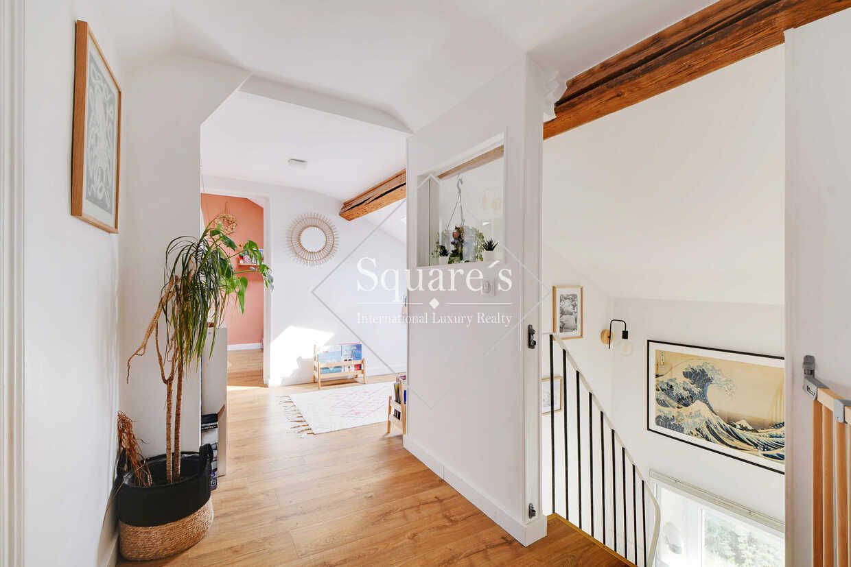 apartment 4 Rooms for sale on Suresnes (92150)
