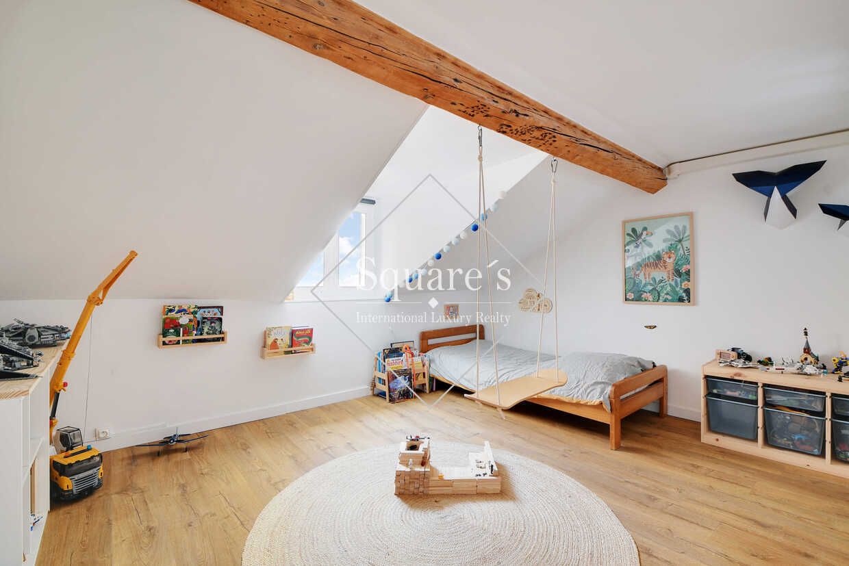 apartment 4 Rooms for sale on Suresnes (92150)