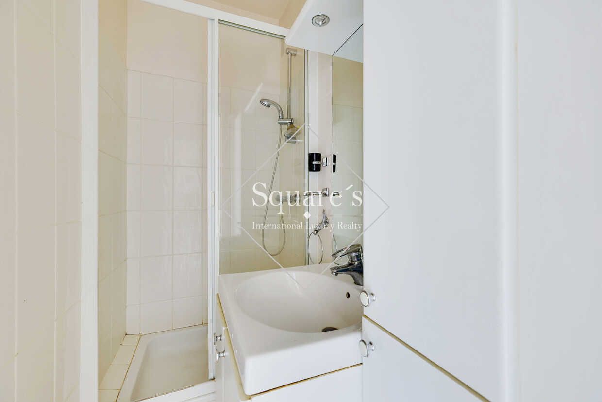 apartment 5 Rooms for sale on Ville d Avray (92410)