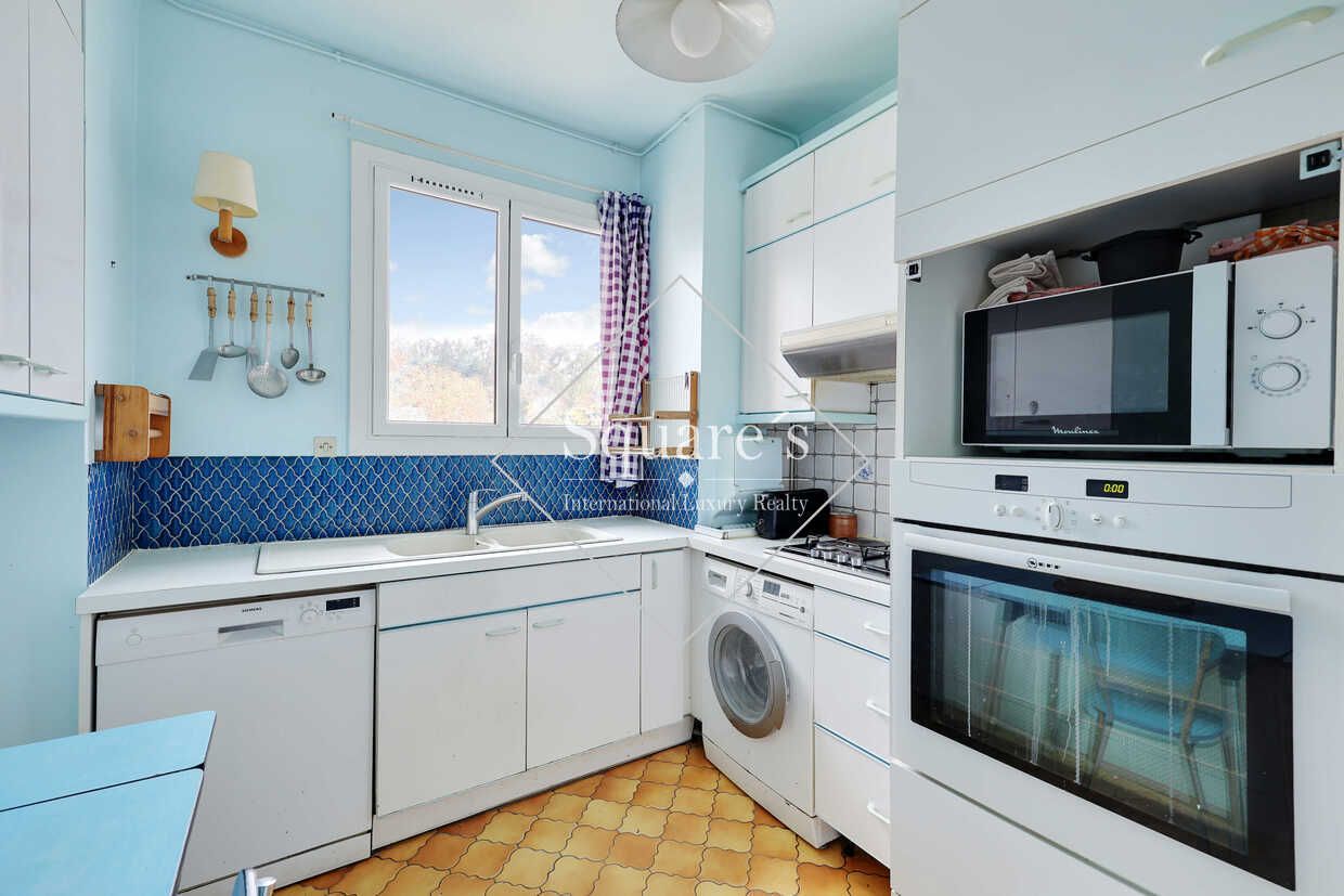 apartment 5 Rooms for sale on Ville d Avray (92410)