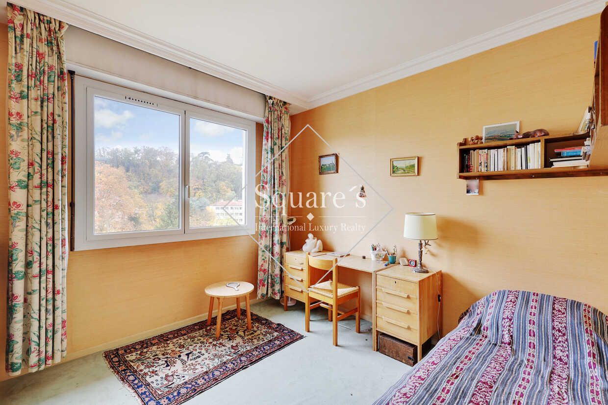 apartment 5 Rooms for sale on Ville d Avray (92410)