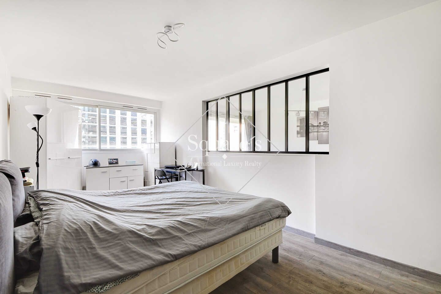 apartment 2 Rooms for sale on Courbevoie (92400)