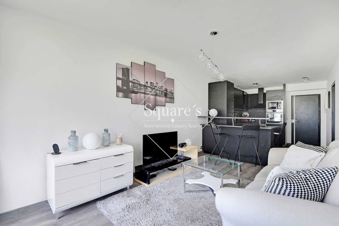apartment 2 Rooms for sale on Courbevoie (92400)