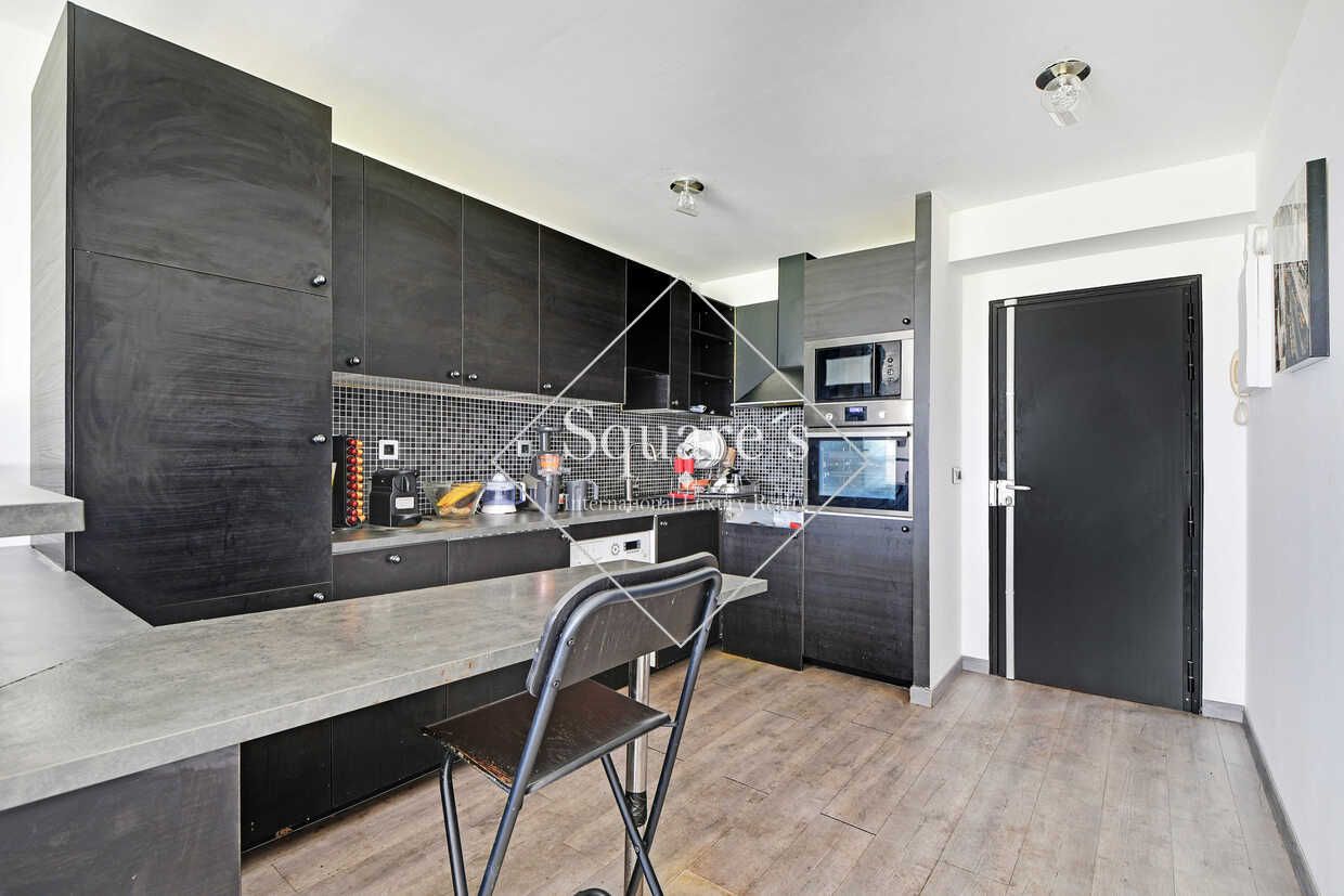 apartment 2 Rooms for sale on Courbevoie (92400)