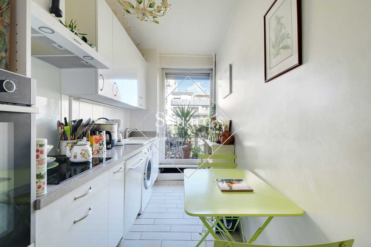 apartment 2 Rooms for sale on Neuilly-sur-Seine (92200)