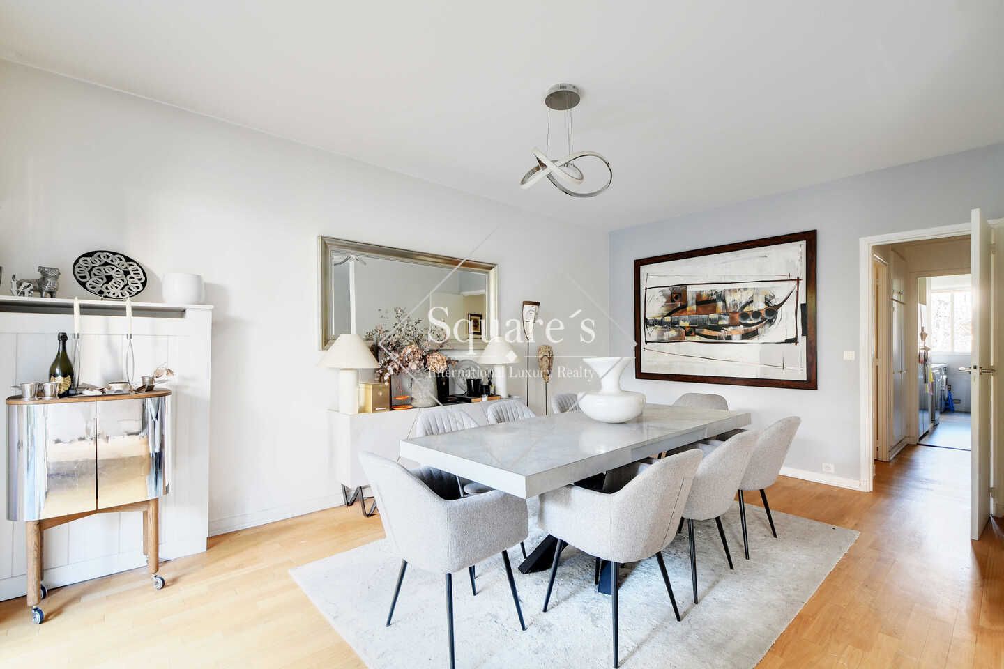 apartment 5 Rooms for sale on Neuilly-sur-Seine (92200)