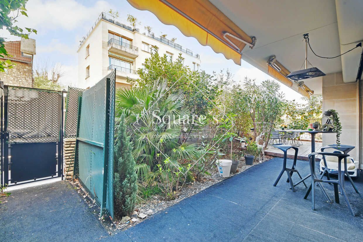 apartment 5 Rooms for sale on Neuilly-sur-Seine (92200)