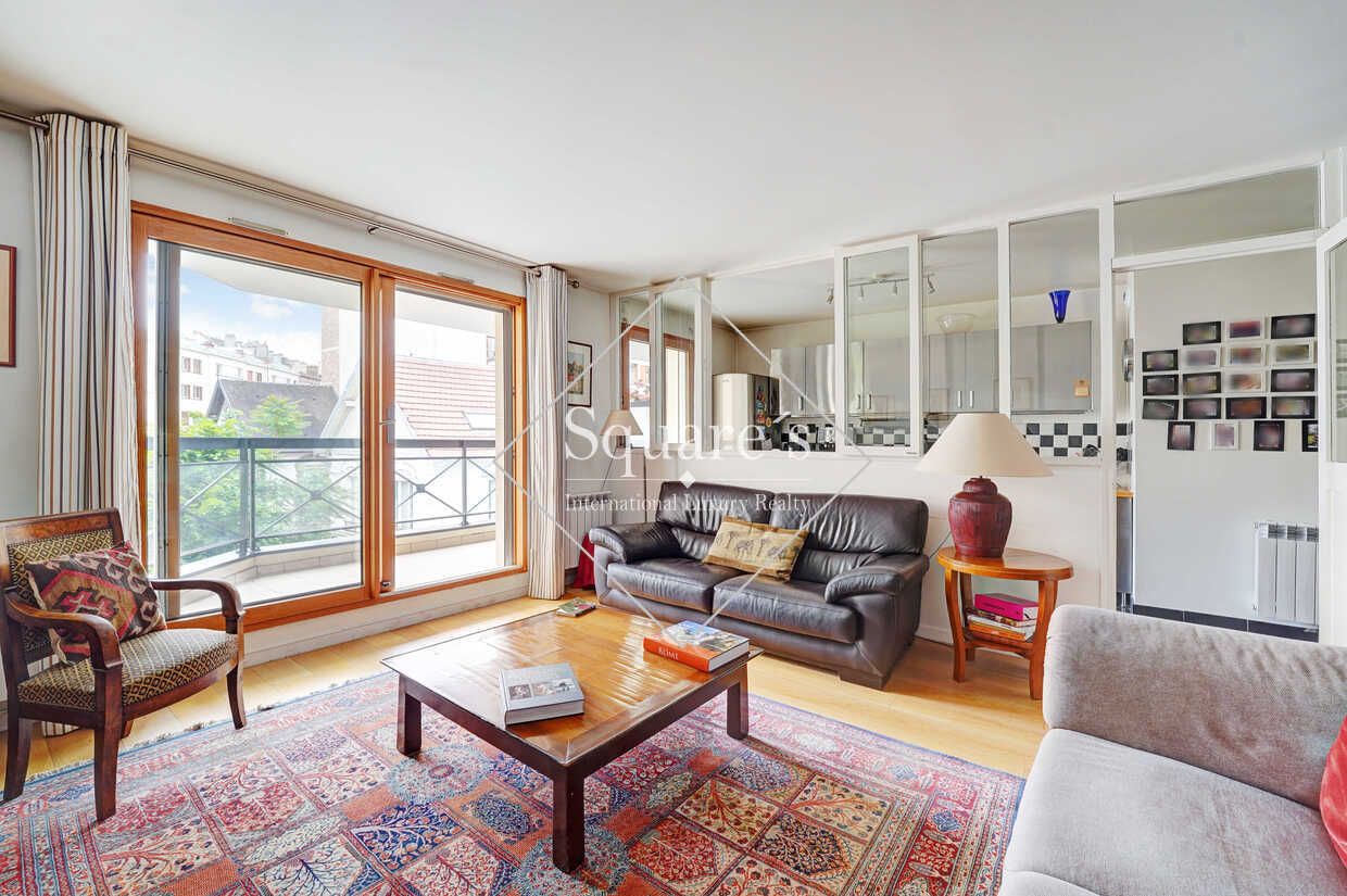 apartment 4 Rooms for sale on La Garenne Colombes (92250)