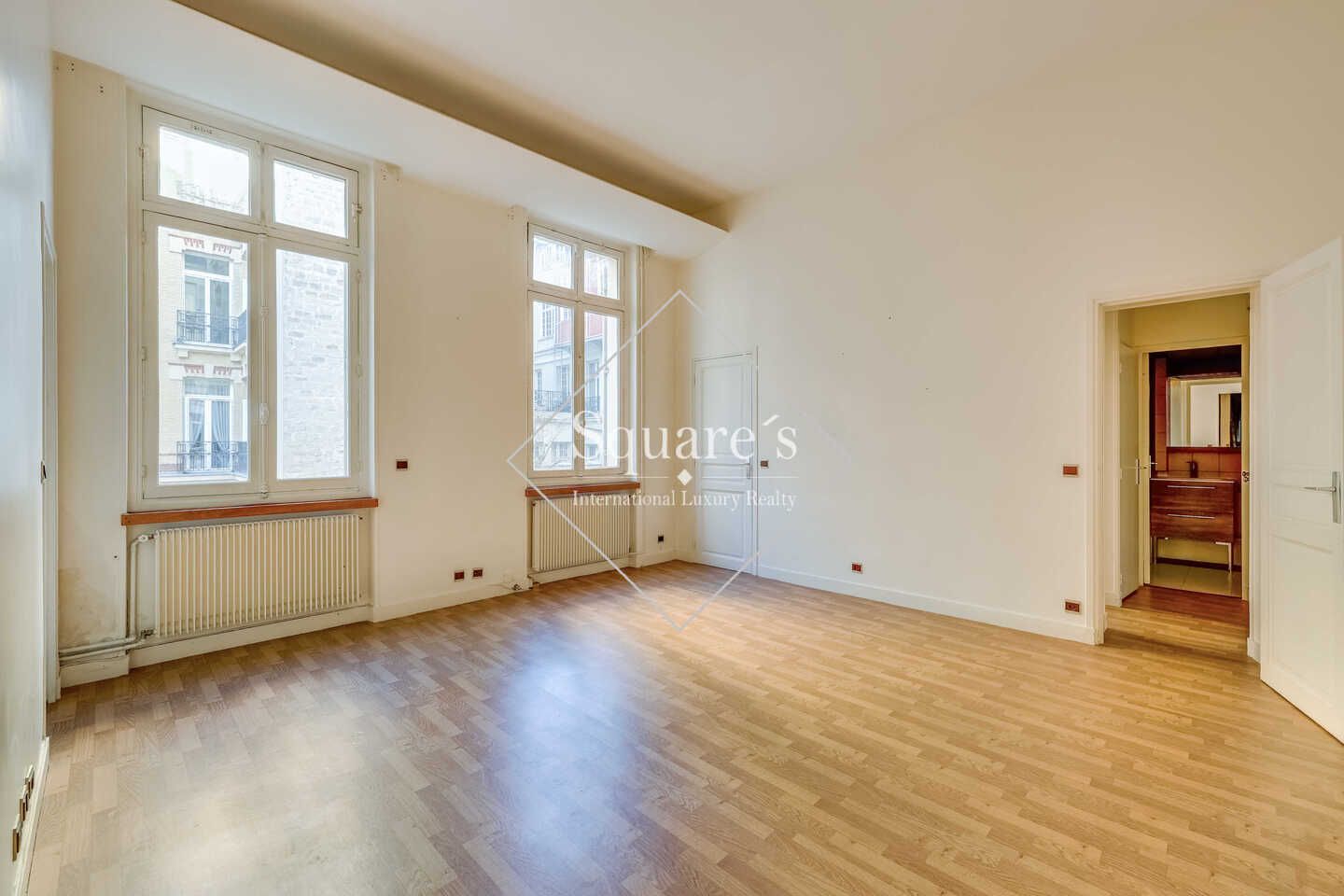 apartment 10 Rooms for sale on Paris 16ème (75016)