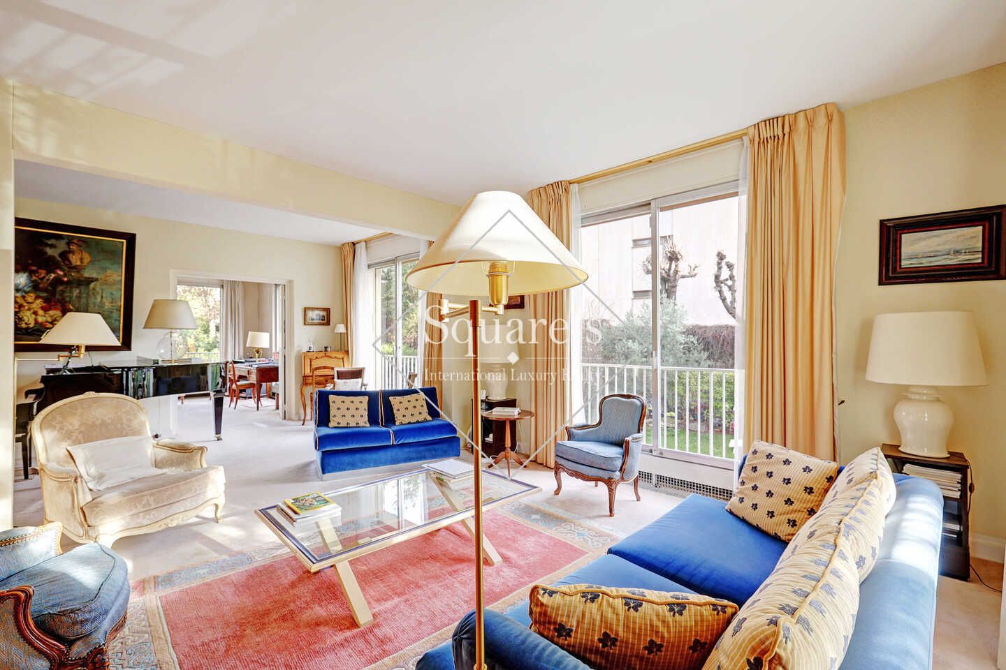 apartment 7 Rooms for sale on Neuilly-sur-Seine (92200)