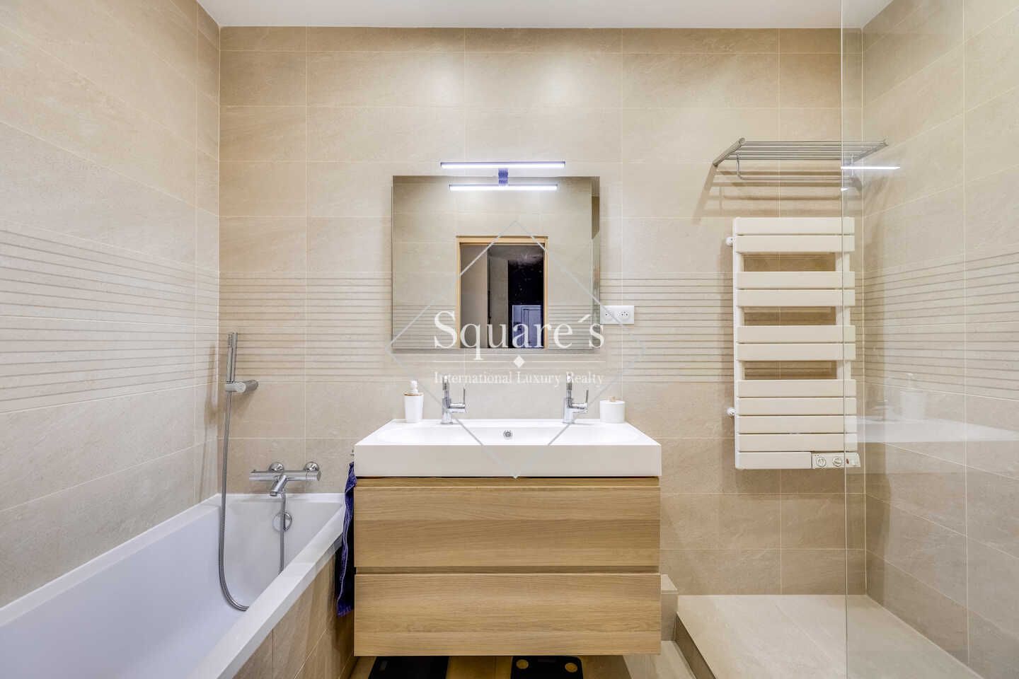 apartment 3 Rooms for sale on Neuilly-sur-Seine (92200)