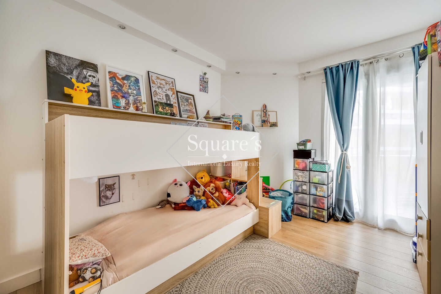 apartment 3 Rooms for sale on Neuilly-sur-Seine (92200)