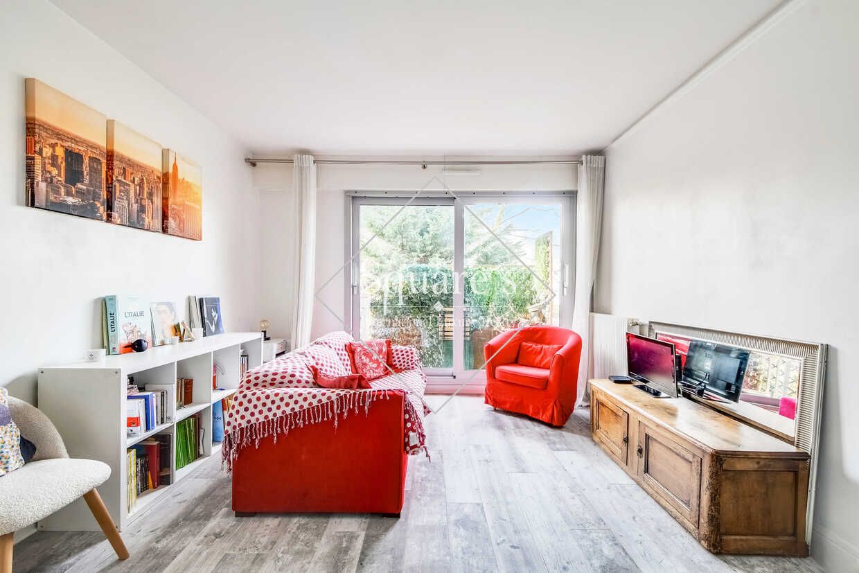 apartment 4 Rooms for sale on Neuilly-sur-Seine (92200)