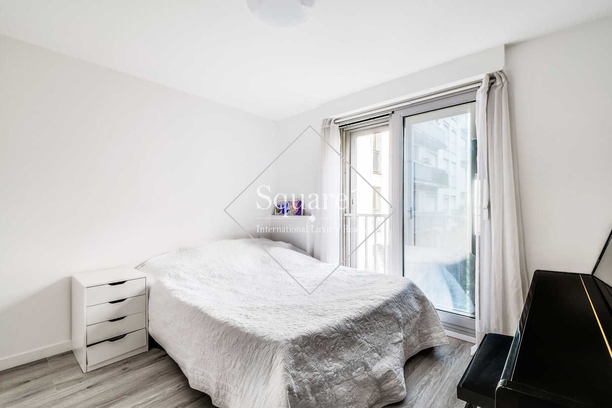 apartment 4 Rooms for sale on Neuilly-sur-Seine (92200)