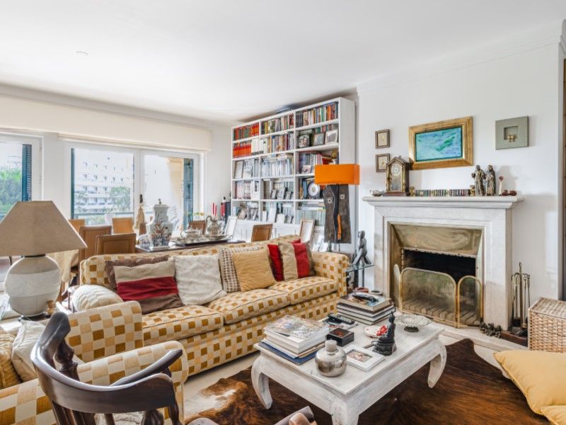 apartment 5 Rooms for sale on Cascais (2750)