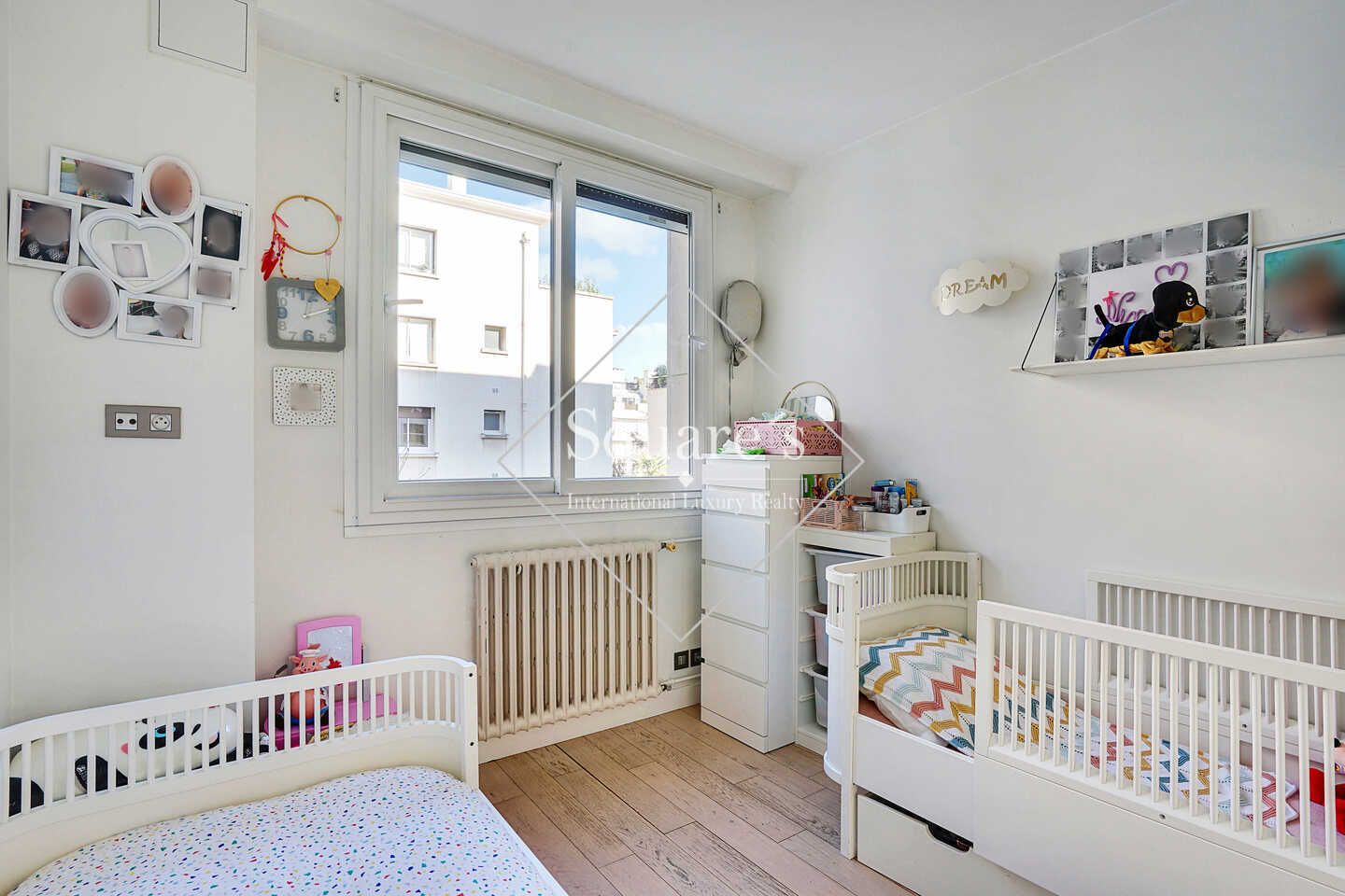 apartment 5 Rooms for sale on Neuilly-sur-Seine (92200)