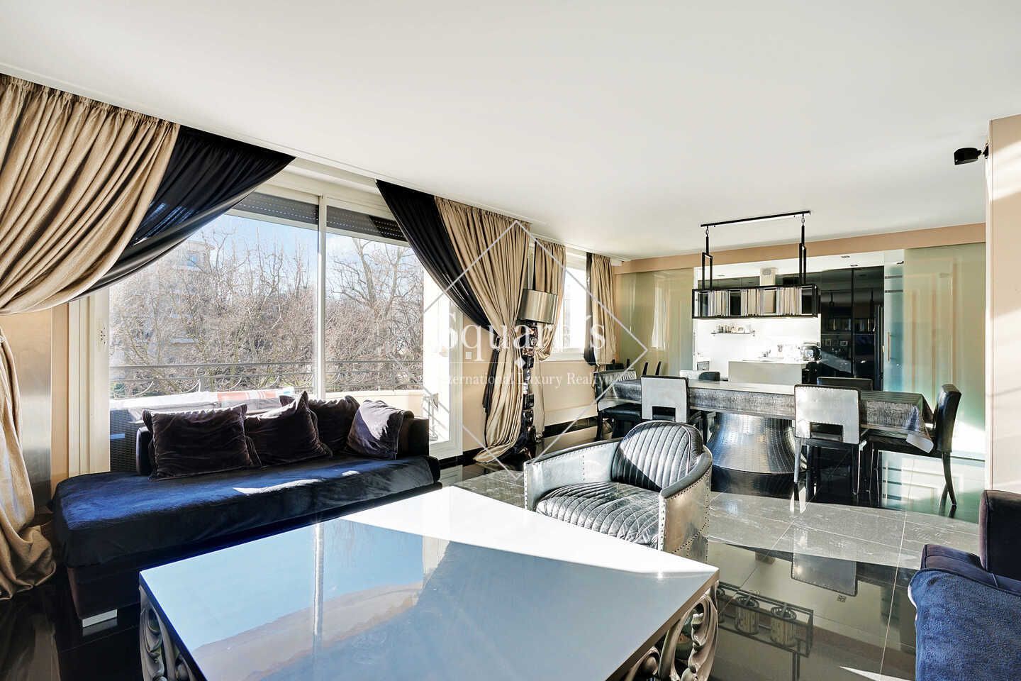 apartment 5 Rooms for sale on Neuilly-sur-Seine (92200)