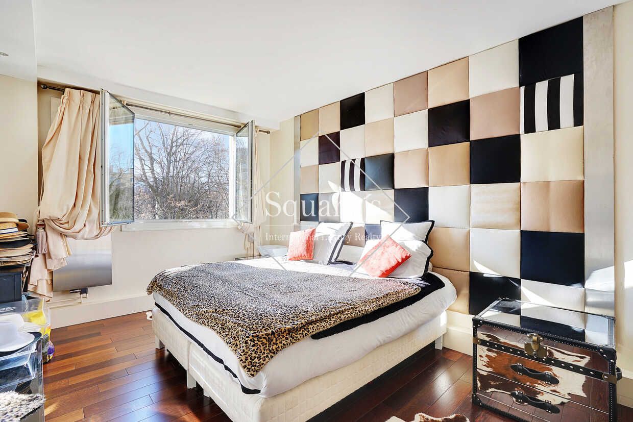 apartment 5 Rooms for sale on Neuilly-sur-Seine (92200)