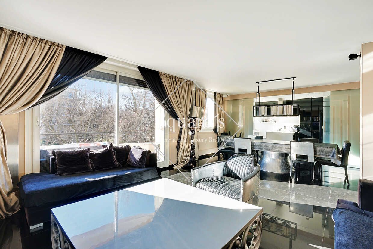 apartment 5 Rooms for sale on Neuilly-sur-Seine (92200)