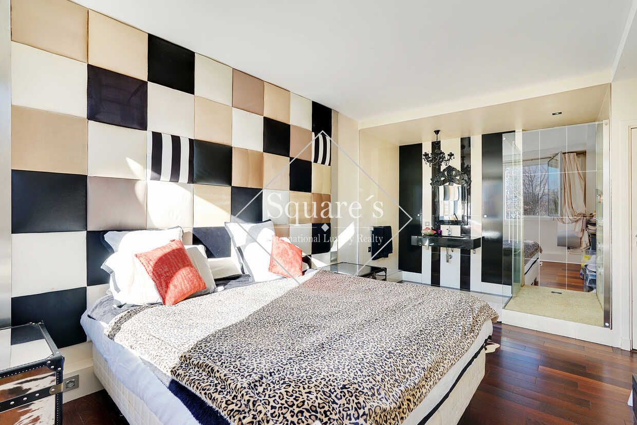 apartment 5 Rooms for sale on Neuilly-sur-Seine (92200)