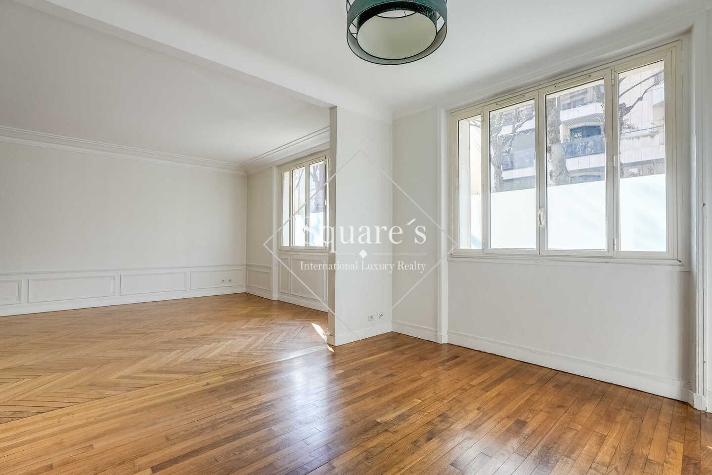 apartment 5 Rooms for sale on Neuilly-sur-Seine (92200)