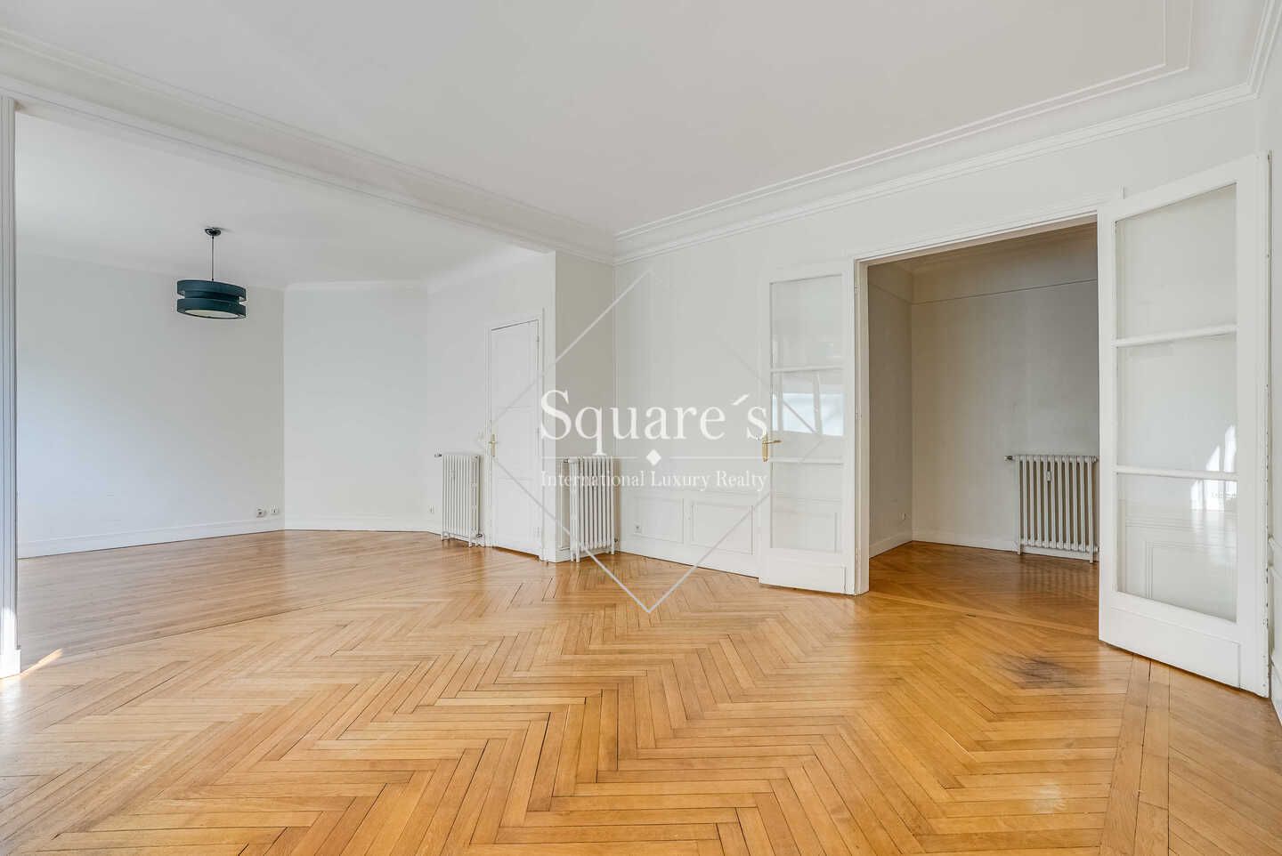 apartment 5 Rooms for sale on Neuilly-sur-Seine (92200)