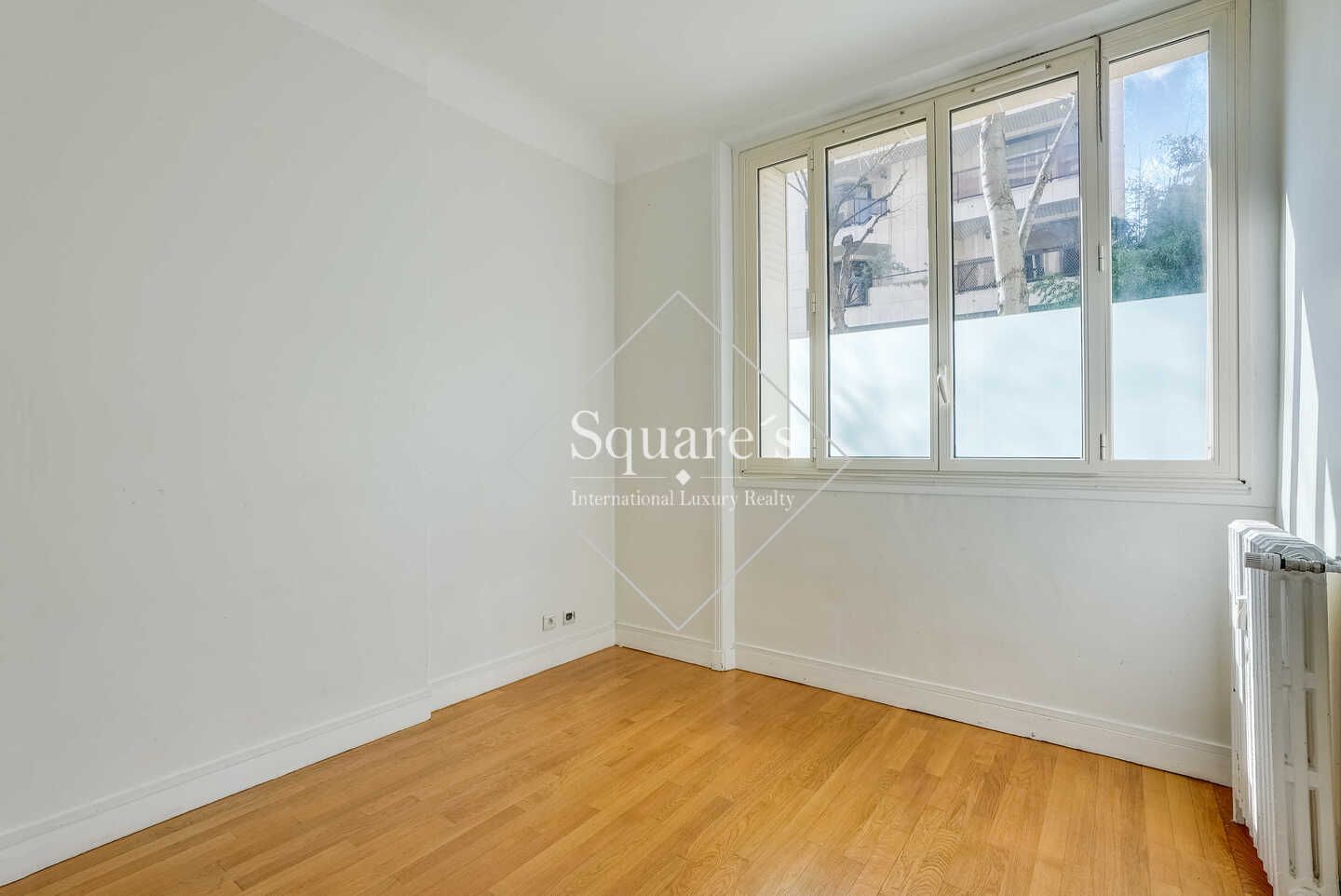 apartment 5 Rooms for sale on Neuilly-sur-Seine (92200)