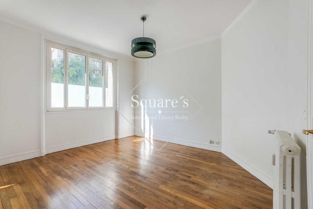 apartment 5 Rooms for sale on Neuilly-sur-Seine (92200)