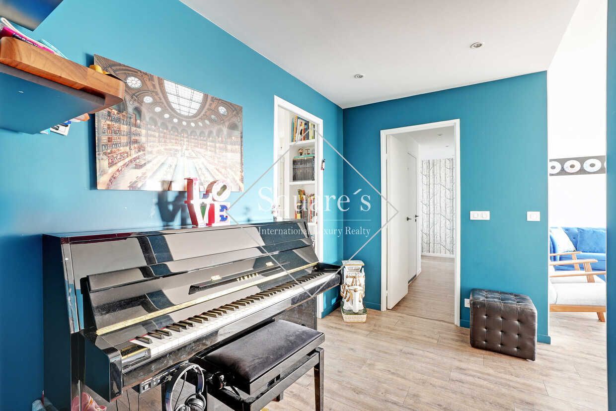 apartment 4 Rooms for sale on Courbevoie (92400)