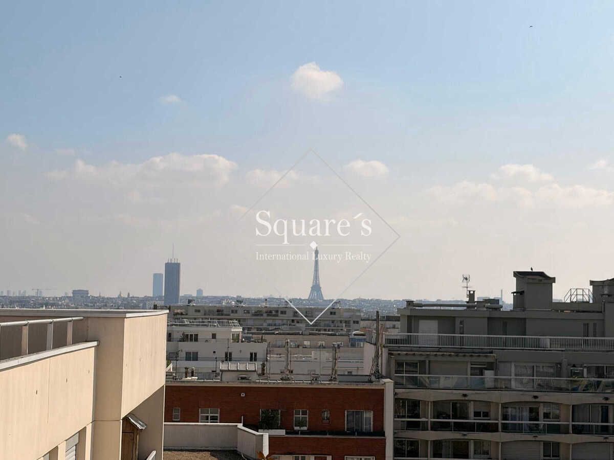 apartment 4 Rooms for sale on Courbevoie (92400)