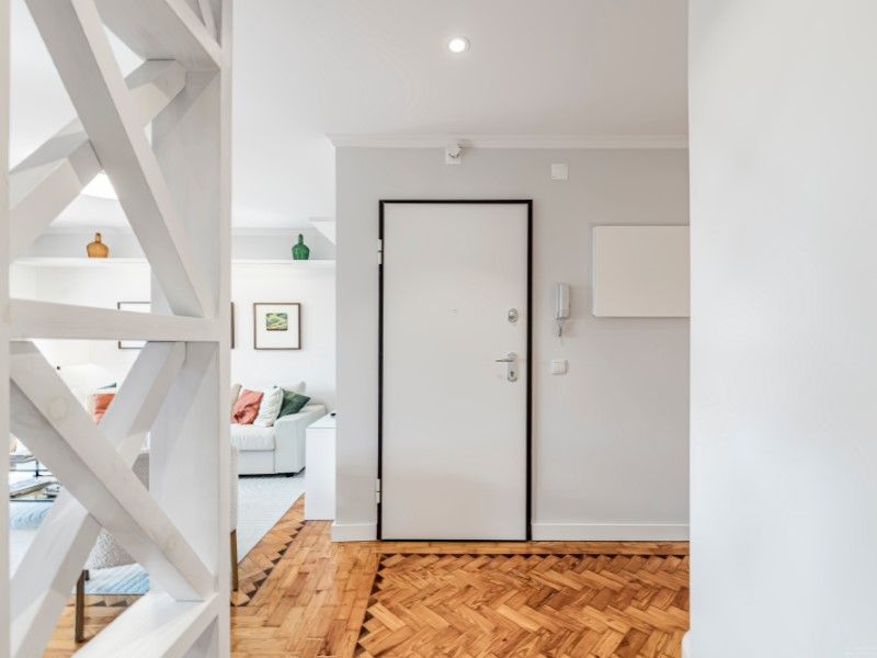 apartment 7 Rooms for sale on Lisboa (1700)