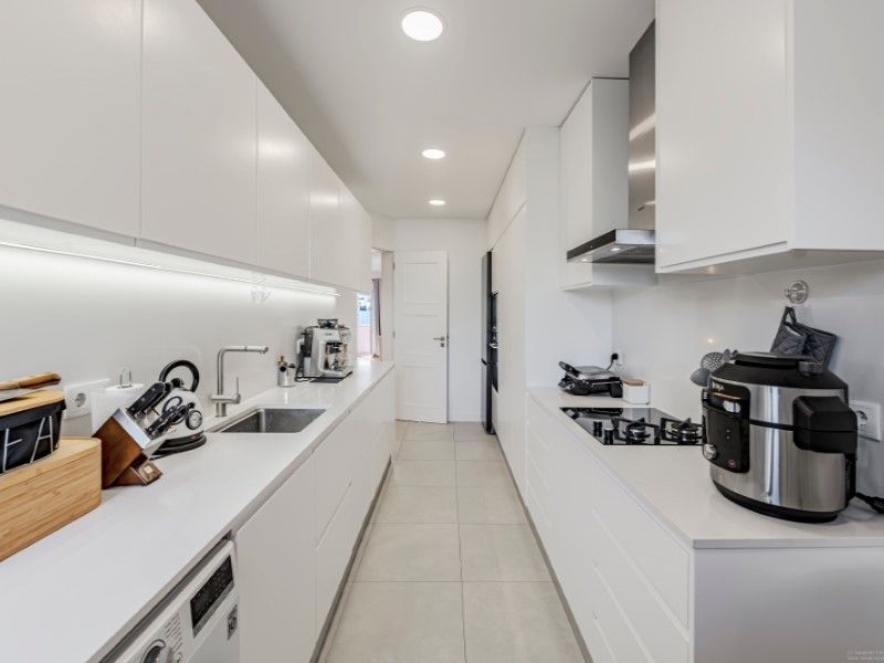 apartment 7 Rooms for sale on Lisboa (1700)