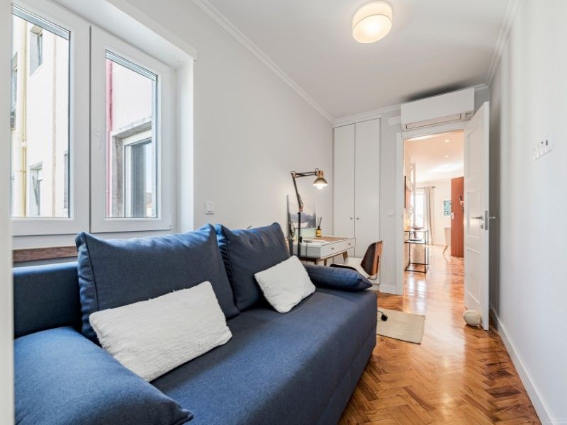 apartment 7 Rooms for sale on Lisboa (1700)