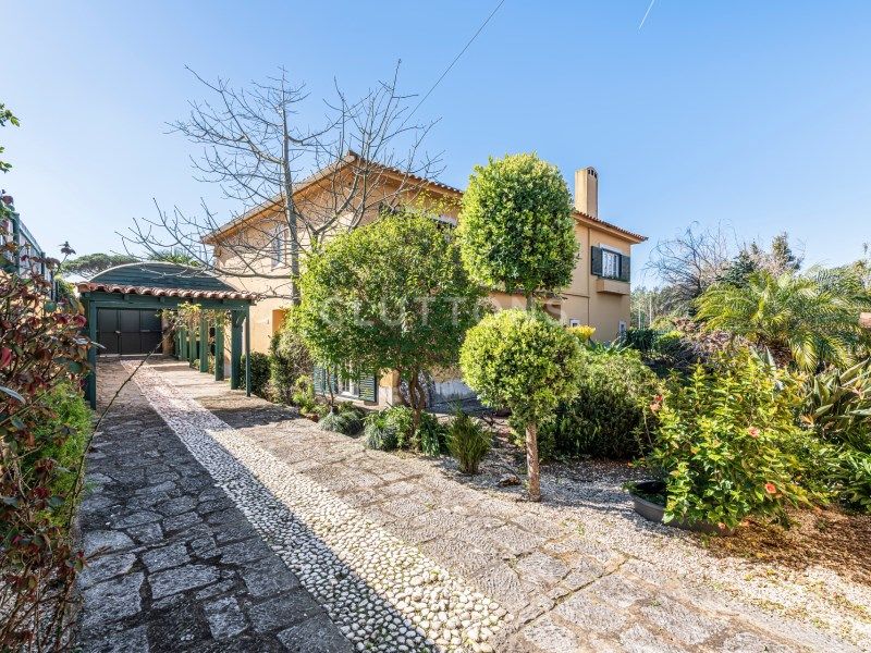house 9 Rooms for sale on Cascais (2755)
