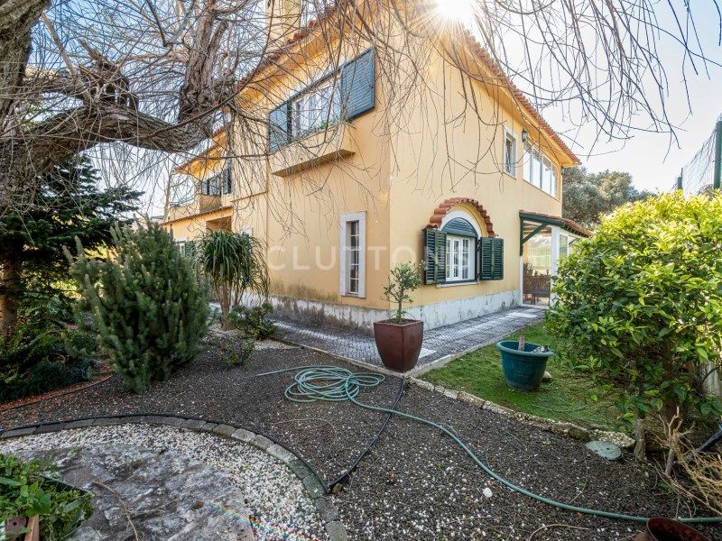 house 9 Rooms for sale on Cascais (2755)