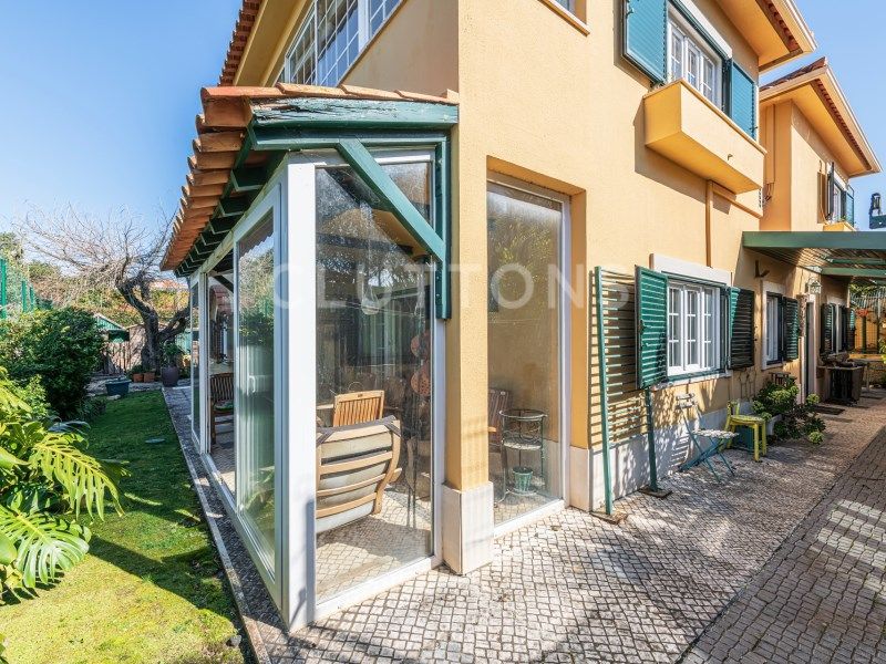 house 9 Rooms for sale on Cascais (2755)