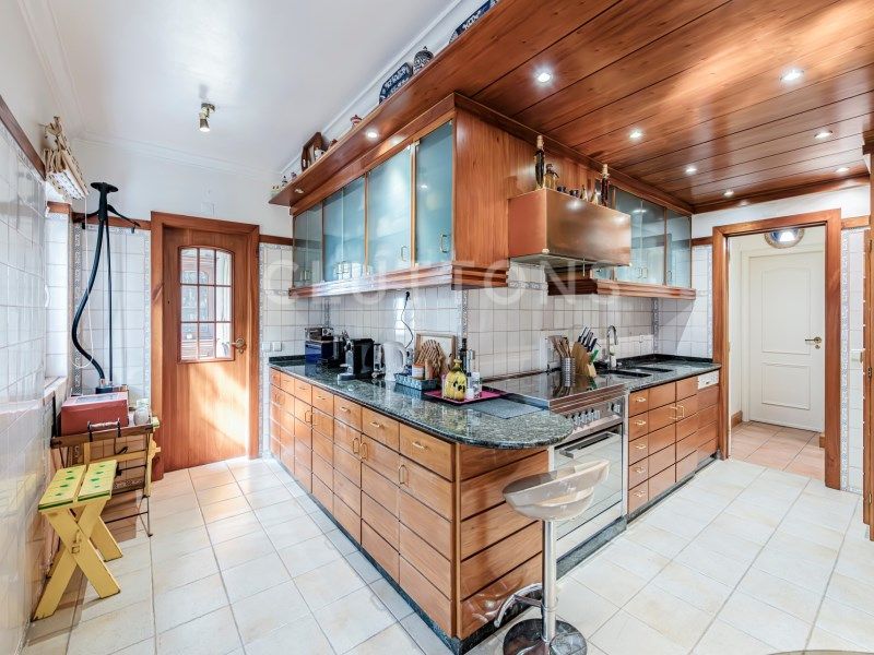 house 9 Rooms for sale on Cascais (2755)