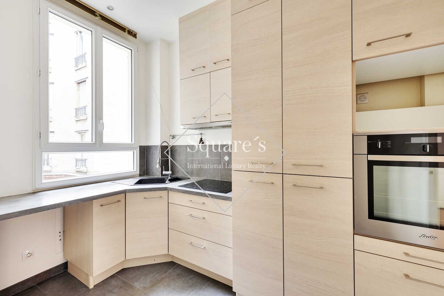 apartment 4 Rooms for sale on Paris 17ème (75017)