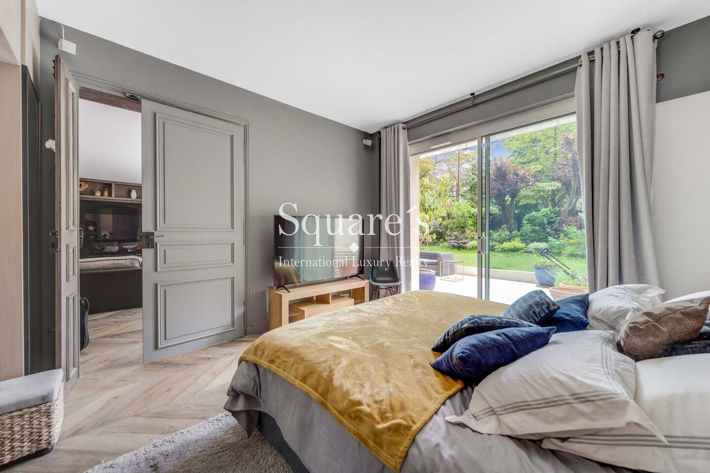 apartment 4 Rooms for sale on Neuilly-sur-Seine (92200)