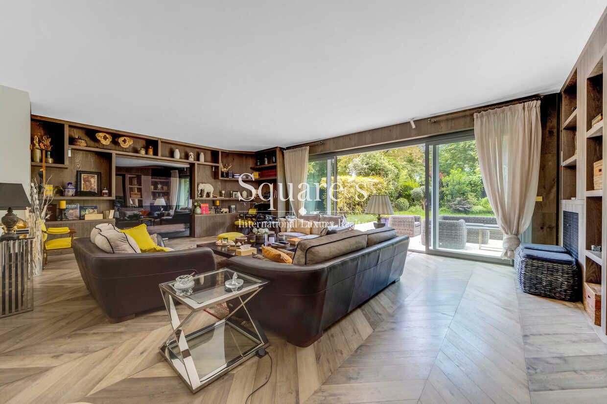 apartment 4 Rooms for sale on Neuilly-sur-Seine (92200)