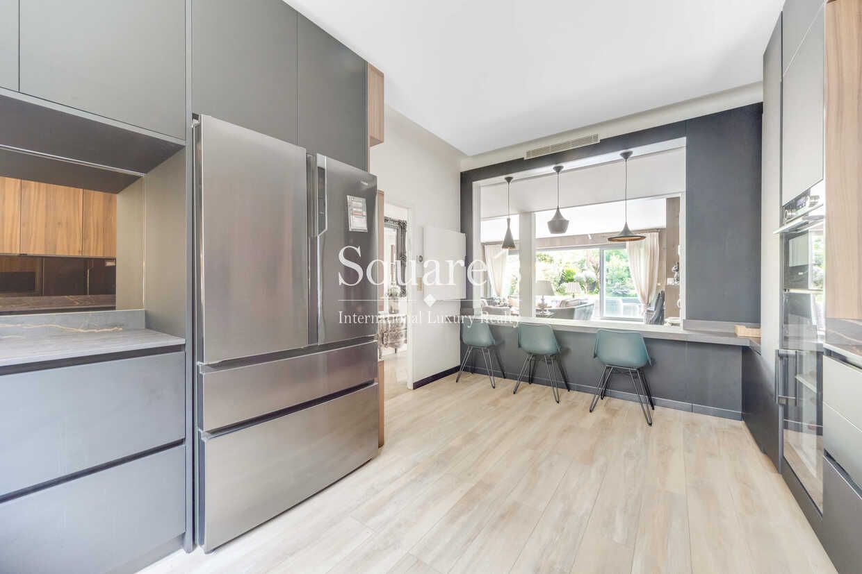 apartment 4 Rooms for sale on Neuilly-sur-Seine (92200)