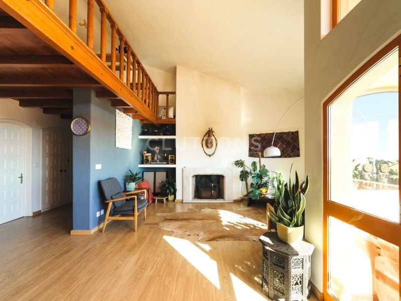 apartment 5 Rooms for sale on Cascais (2750)